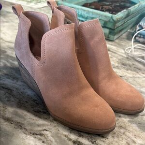 TOMS Stylish Tan Suede Wedge Booties